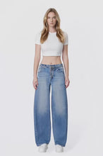 Load and play video in Gallery viewer, Meet your new denim daydream—relaxed barrel-leg jeans with a playful drawstring waist and an effortlessly cool fit!
